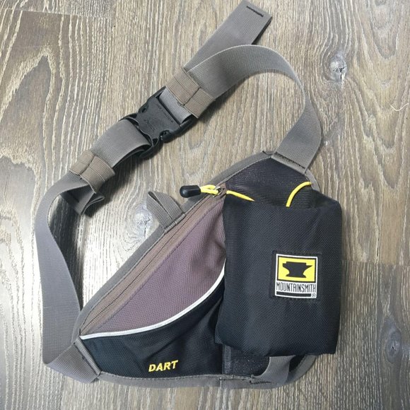 Mountainsmith Other - Mountainsmith Dart Hydration Pack Crossbody Fanny